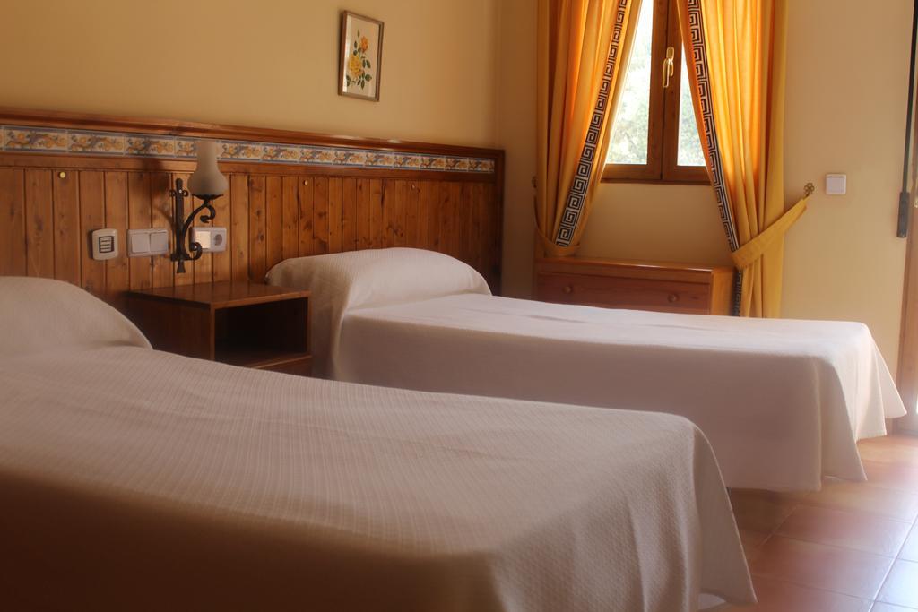 אלהמה דה גרנדה Hotel Restaurante Los Canos De La Alcaiceria חדר תמונה