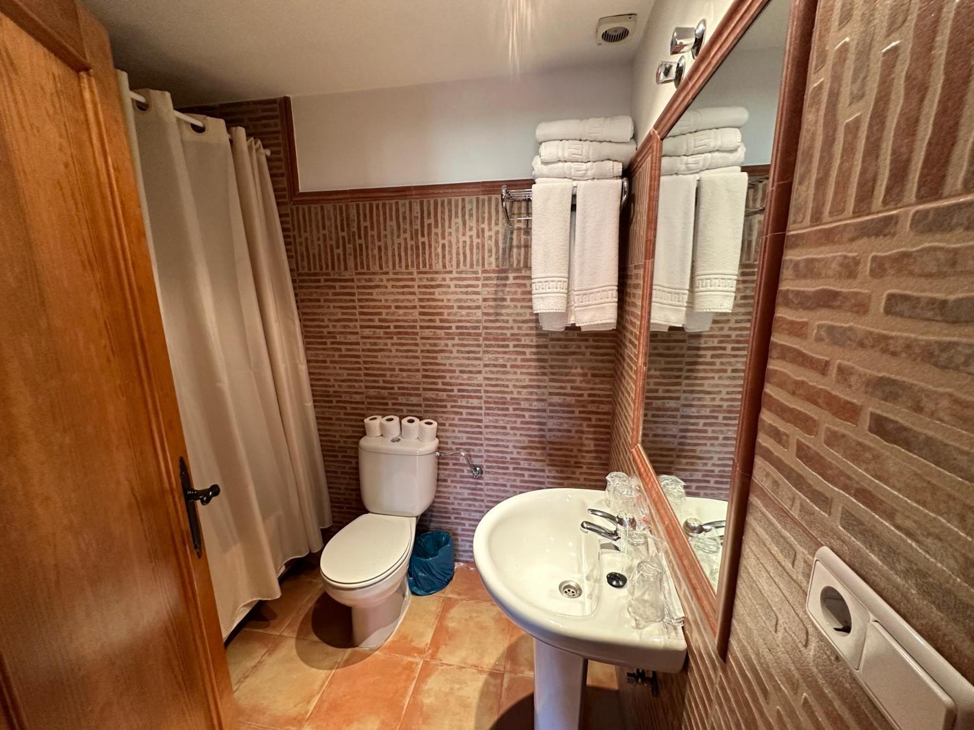 אלהמה דה גרנדה Hotel Restaurante Los Canos De La Alcaiceria מראה חיצוני תמונה
