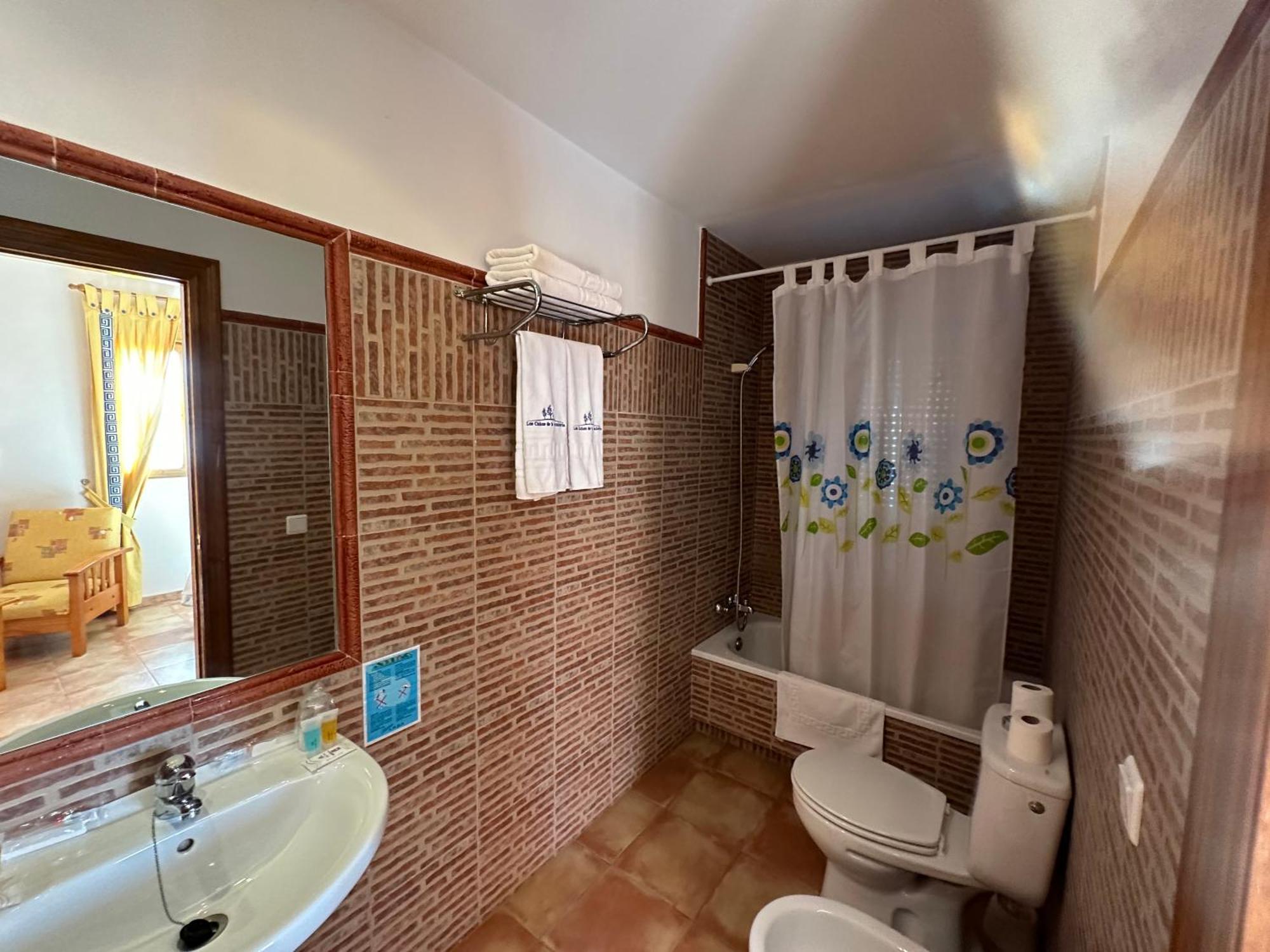 אלהמה דה גרנדה Hotel Restaurante Los Canos De La Alcaiceria מראה חיצוני תמונה