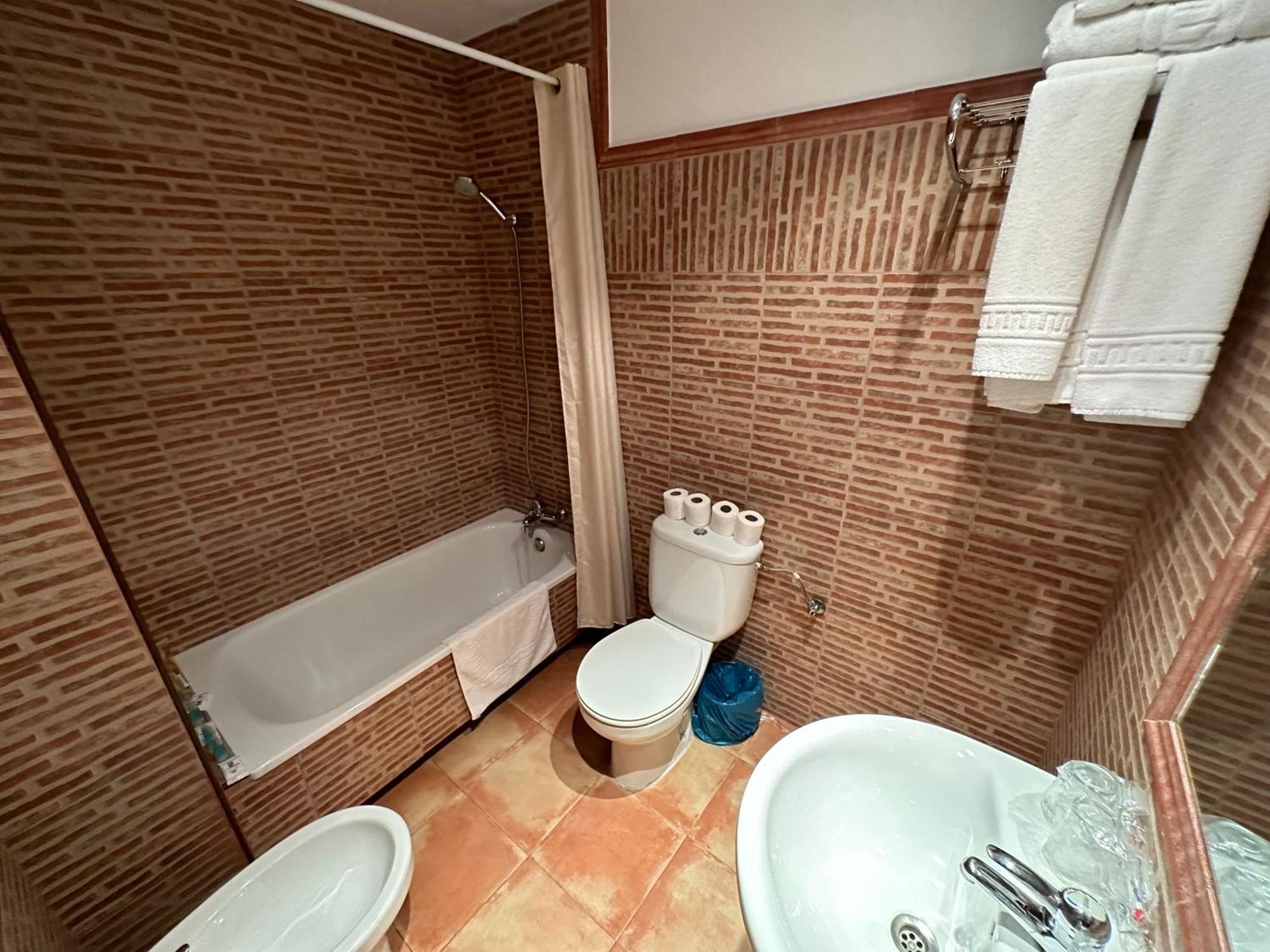 אלהמה דה גרנדה Hotel Restaurante Los Canos De La Alcaiceria מראה חיצוני תמונה